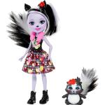 Enchantimals Sage Stinkdier en haar vriendje Caper, pop van 15 cm met lang zwart-wit haar in een paardenstaart, dierenoortjes en een stinkdierstaart, rok, voor kinderen van 3 – 8 jaar, FXM72