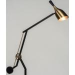 Moderne, functionele vloerlamp / leeslamp in mat zwarte kleur met messing kleurige details, geschikt voor led.