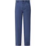 Relaxed tapered fit chino met stretch